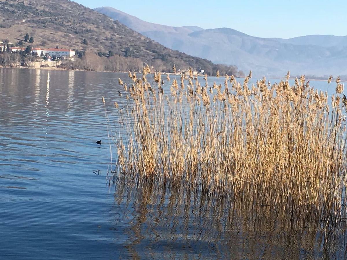 The Little Stone House By The Lake Кастория Экстерьер фото